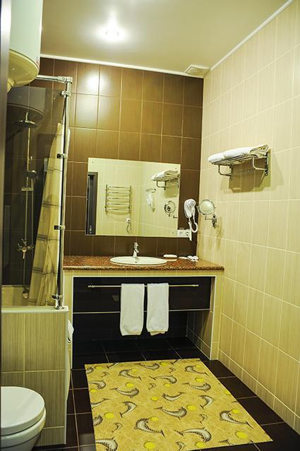Bilyj Rojal Hotel Zaporizhia Buitenkant foto