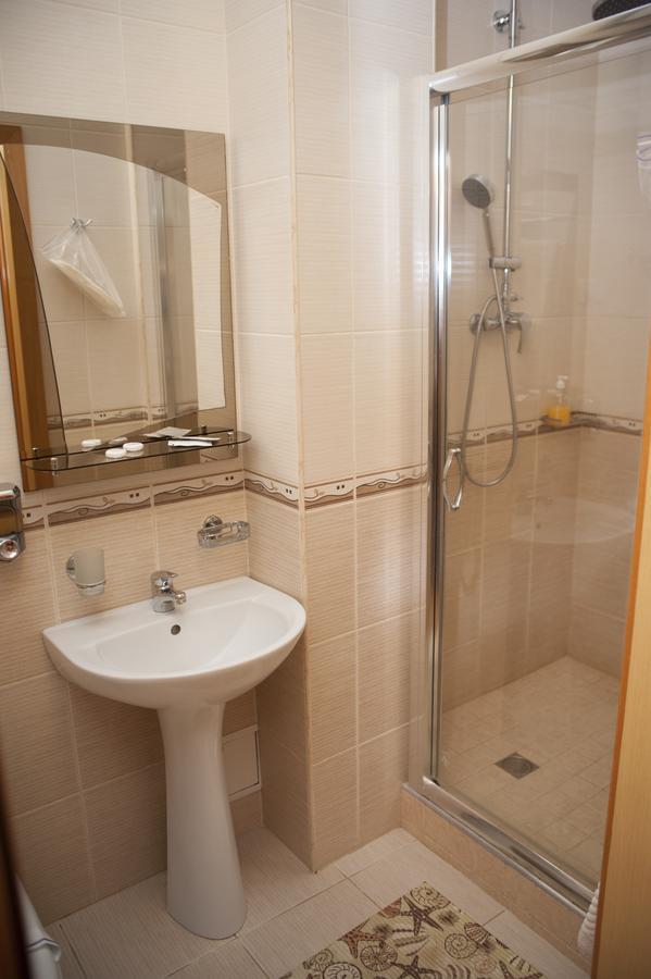 Bilyj Rojal Hotel Zaporizhia Buitenkant foto