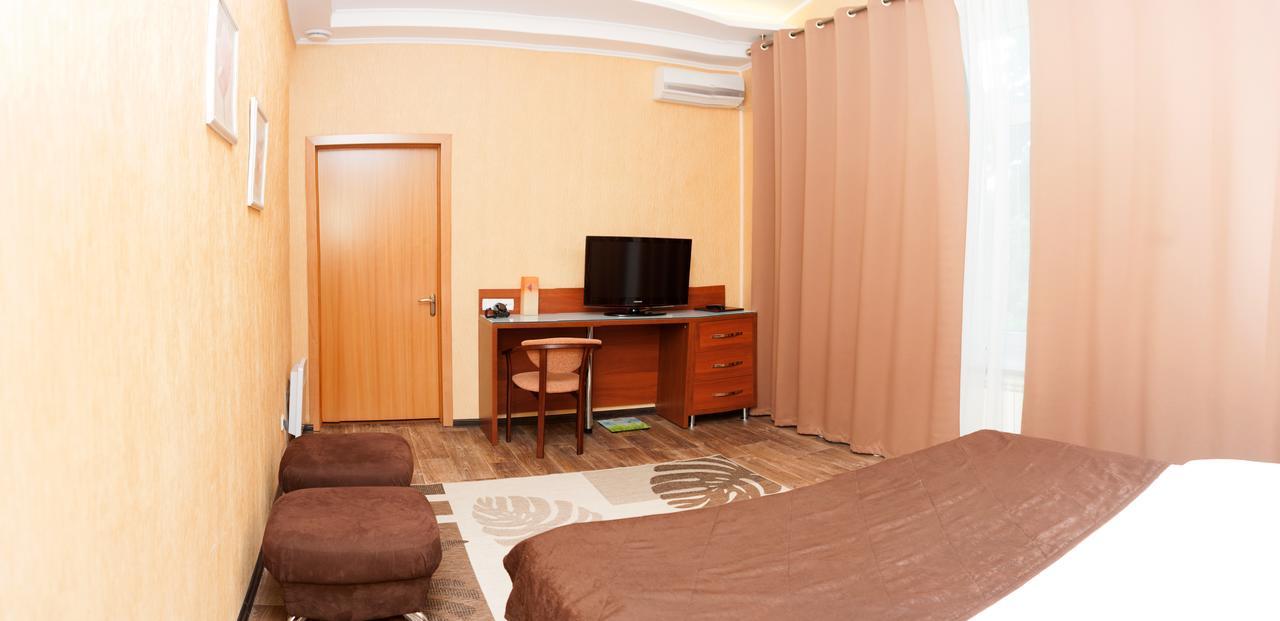 Bilyj Rojal Hotel Zaporizhia Buitenkant foto