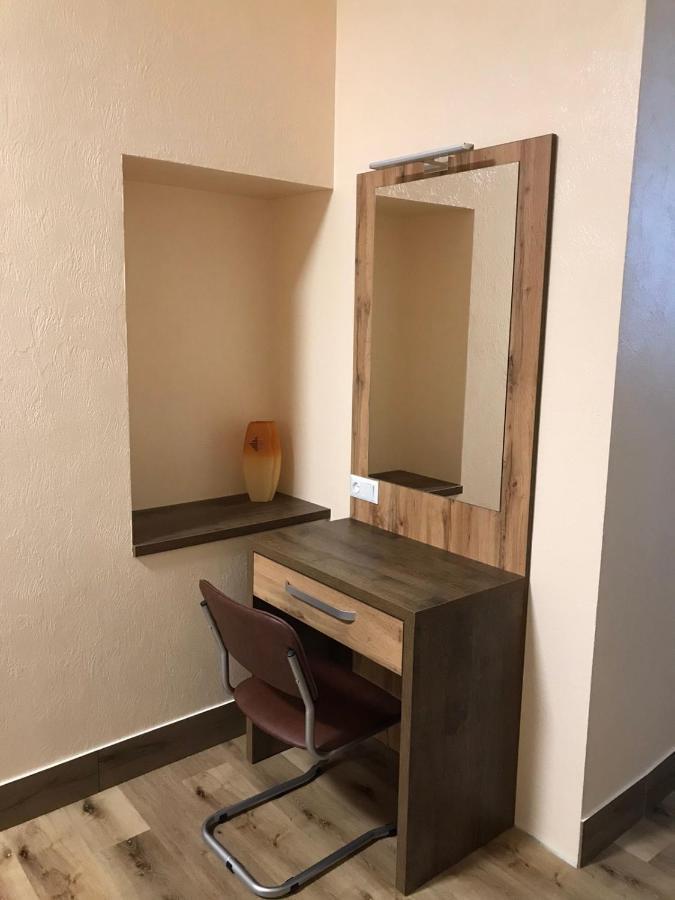 Bilyj Rojal Hotel Zaporizhia Buitenkant foto